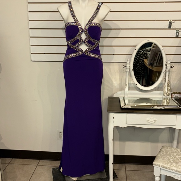 iNtrique Dresses & Skirts - INtrigue Purple gown